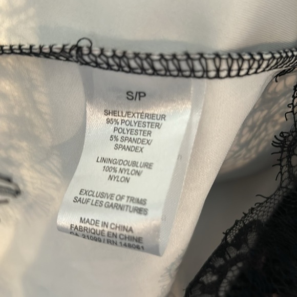 NWT Sleeveless cocktail dress with lace bottom. - Picture 6 of 6